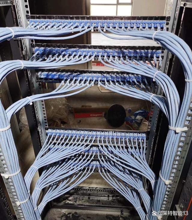 辦公樓系統(tǒng)集成布線2022已更新(實時/溝通)-機房建設-弱電工程-綜合布